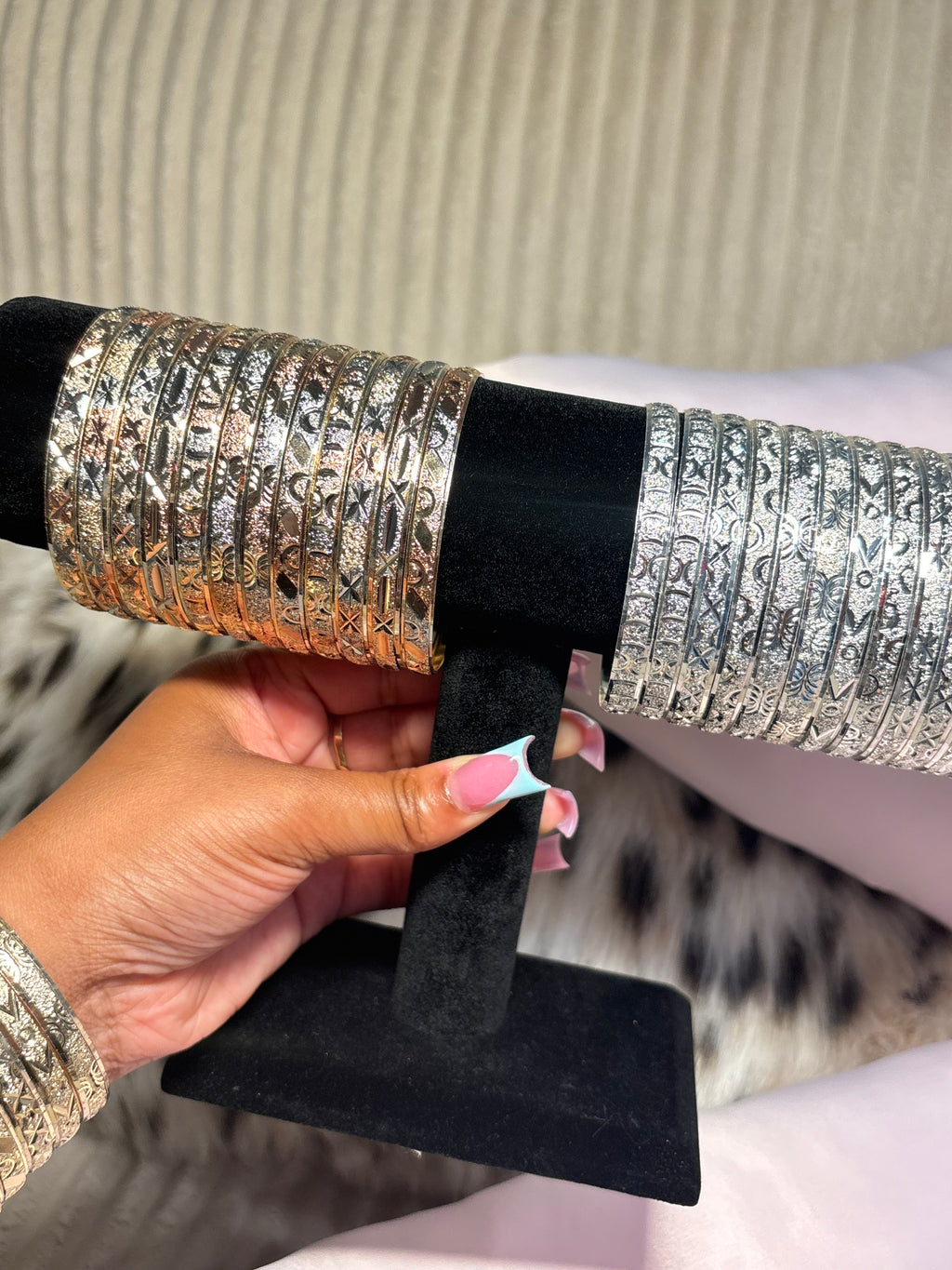 BANGLES