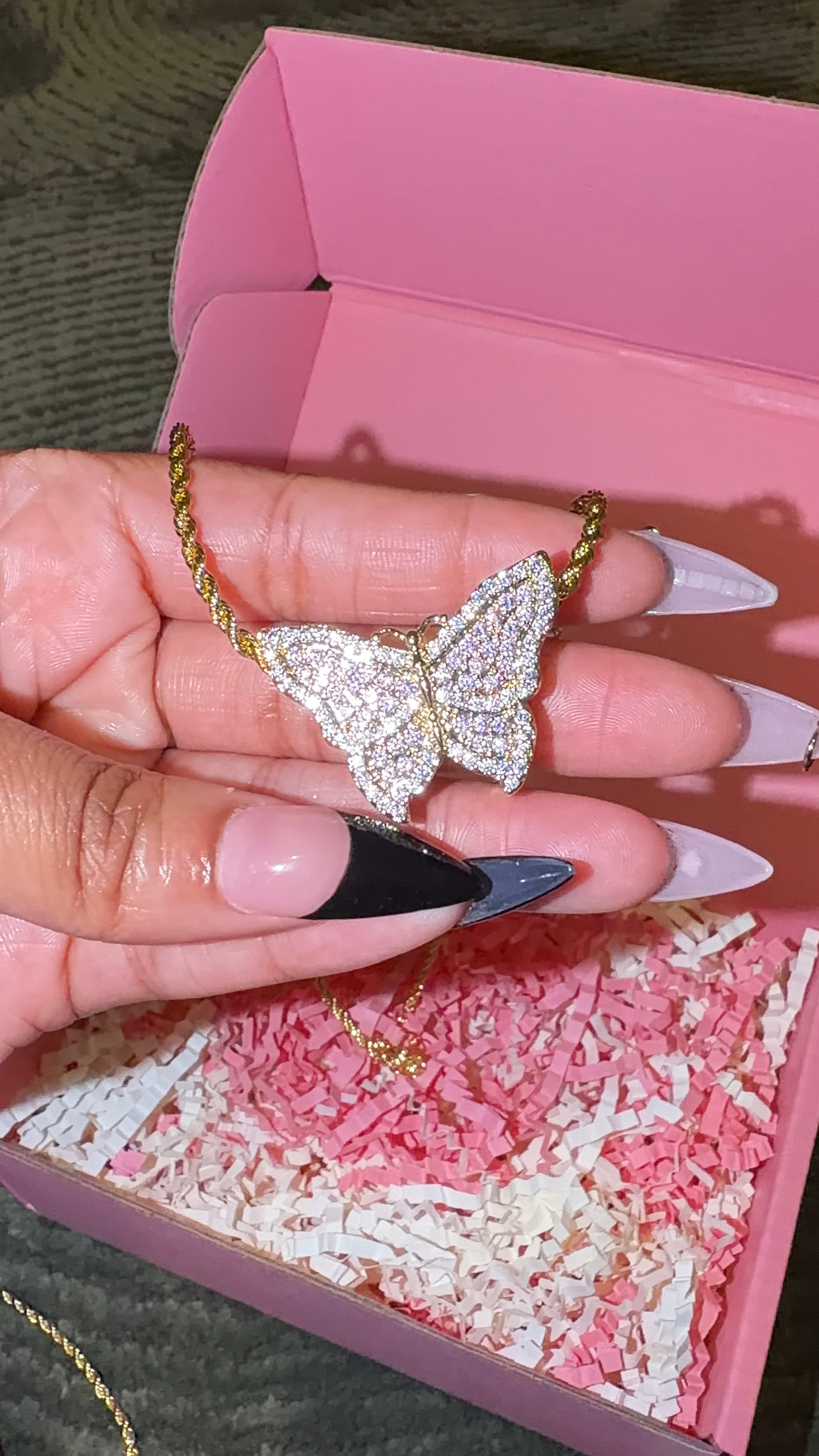 ICY BUTTERFLY CHAIN