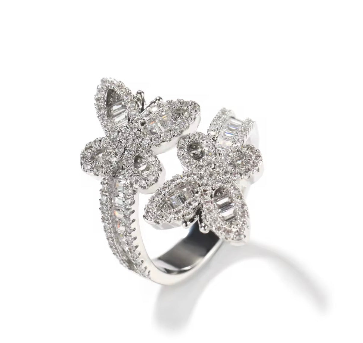 BUTTERFLY ADJUSTABLE RING ￼