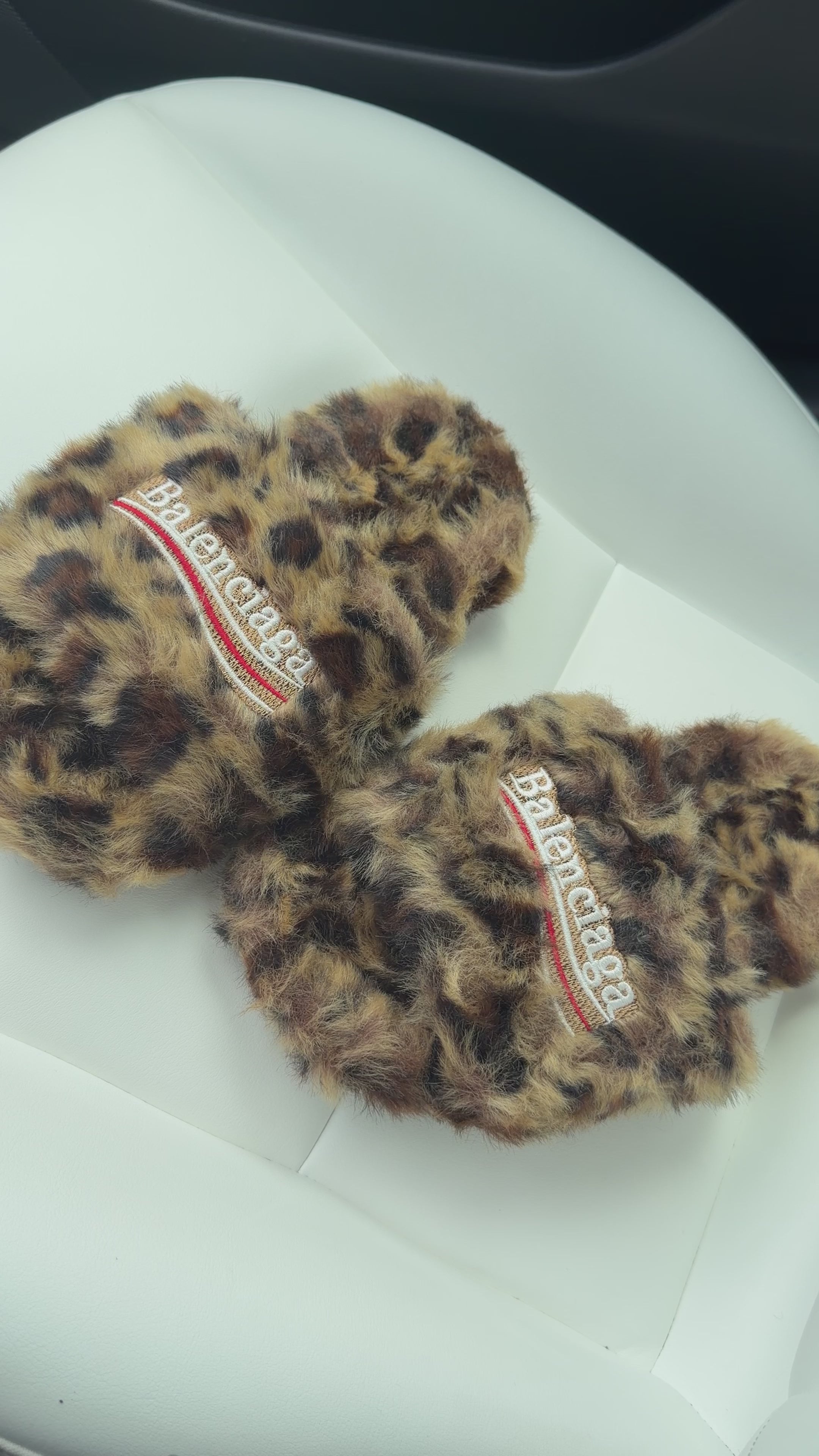 BIG B LEOPARD PRINT SLIDES