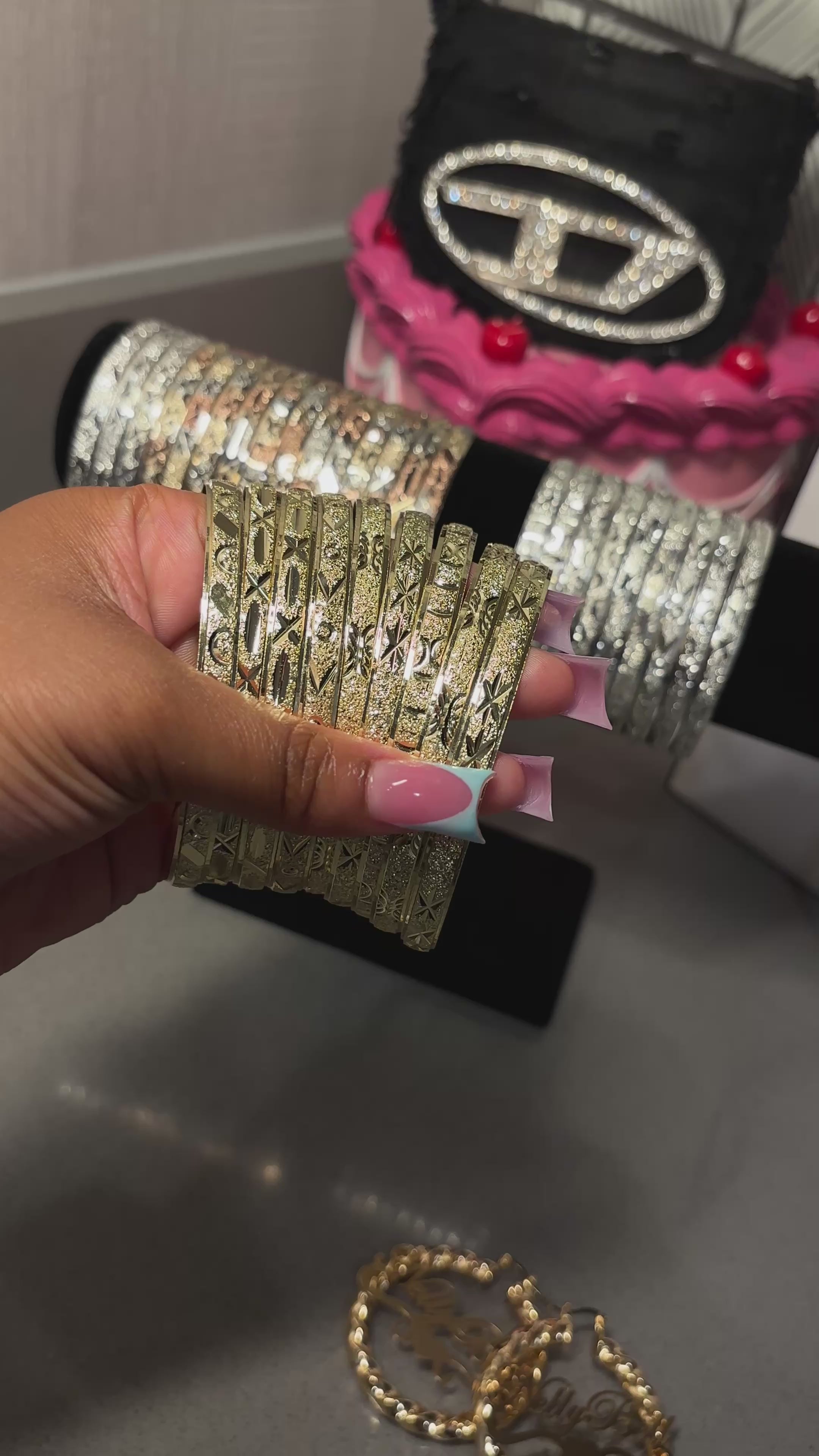 BANGLES